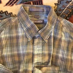 Great condition casual mens Van Heusen plaid shirt